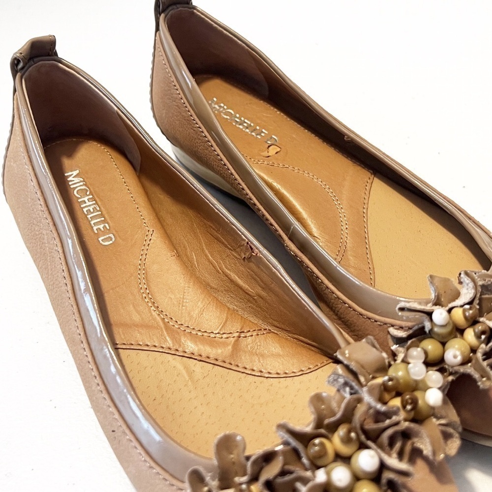 Michelle D leather floral slip on cushioned shoes flats brown tan beaded 7.5M - Picture 4 of 9